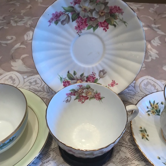 CUPS AND SAUCERS VINTAGE - Picture 2 of 12